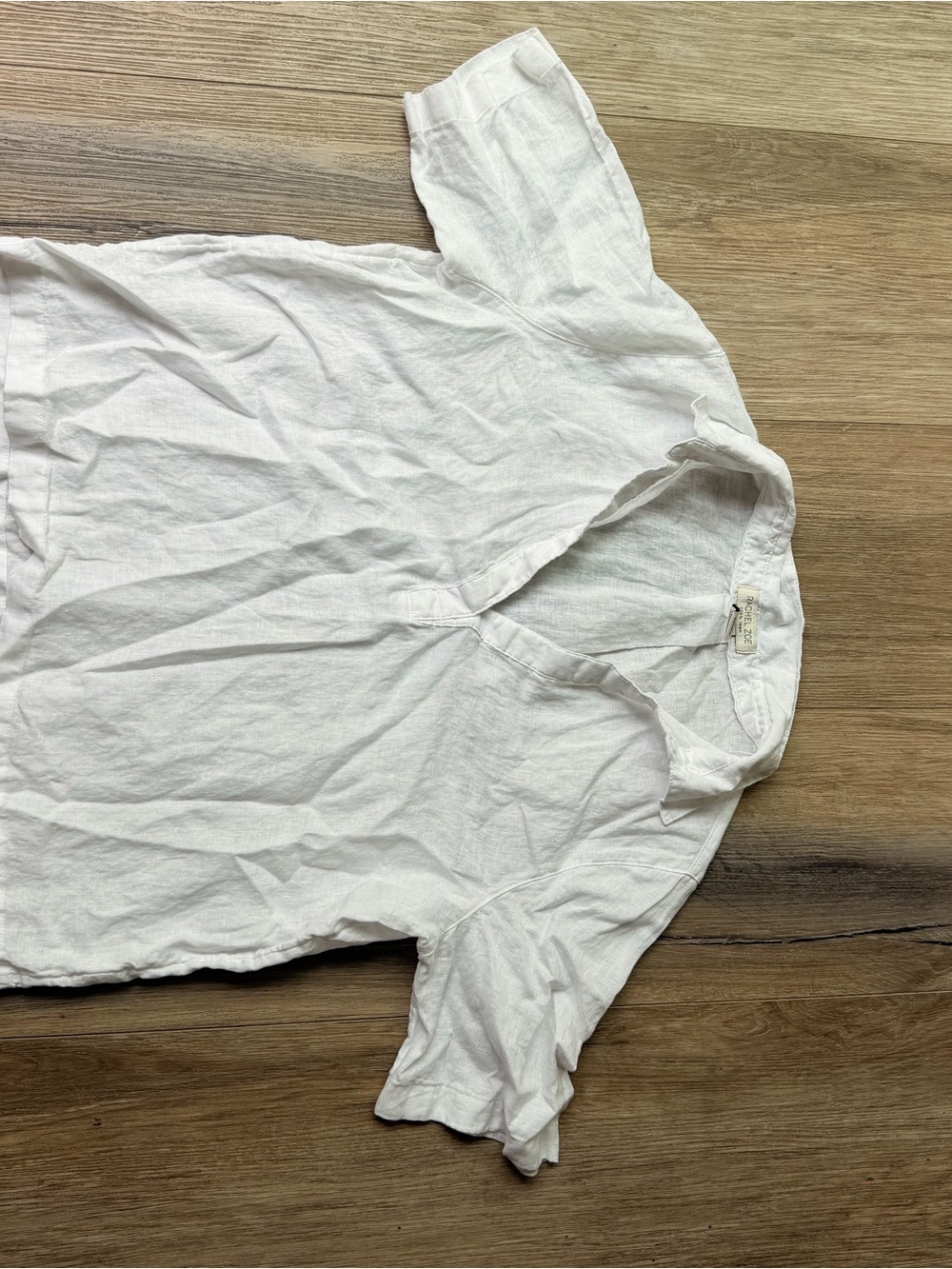 Lightweight White V-Neck Short Sleeve Blouse